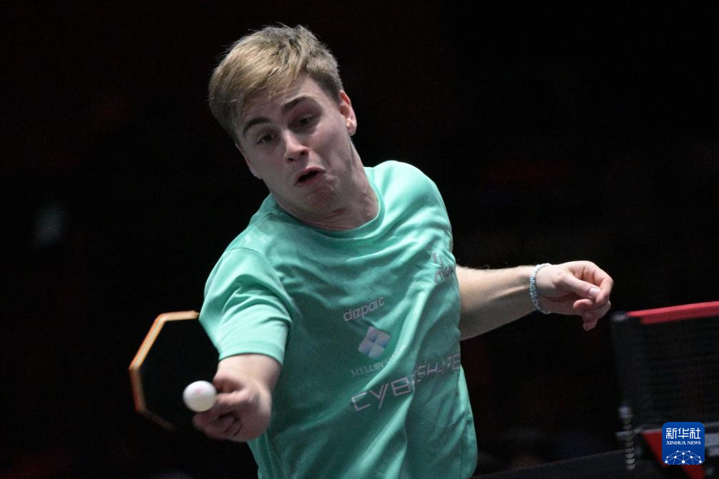 尤其在果岭 尤其在果岭