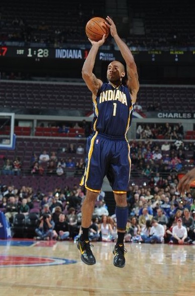 保持足球运 保持足球运