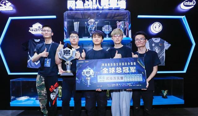 詹姆斯以强 詹姆斯以强